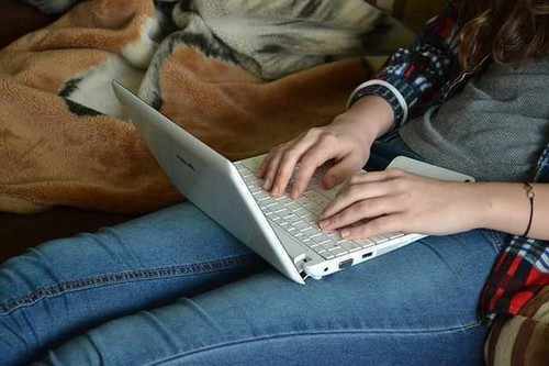 Sprawdź naszą stronę internetową, jeśli ciekawią Cię książki dla dzieci w szwedzkim języku! 2023